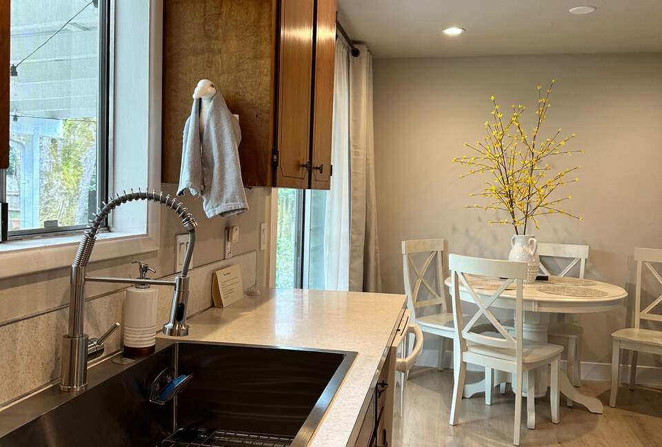 Charming Home Polk County - Dallas, Oregon