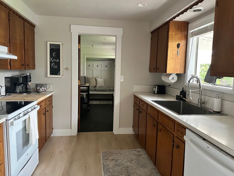 Charming Home Polk County - Dallas, Oregon