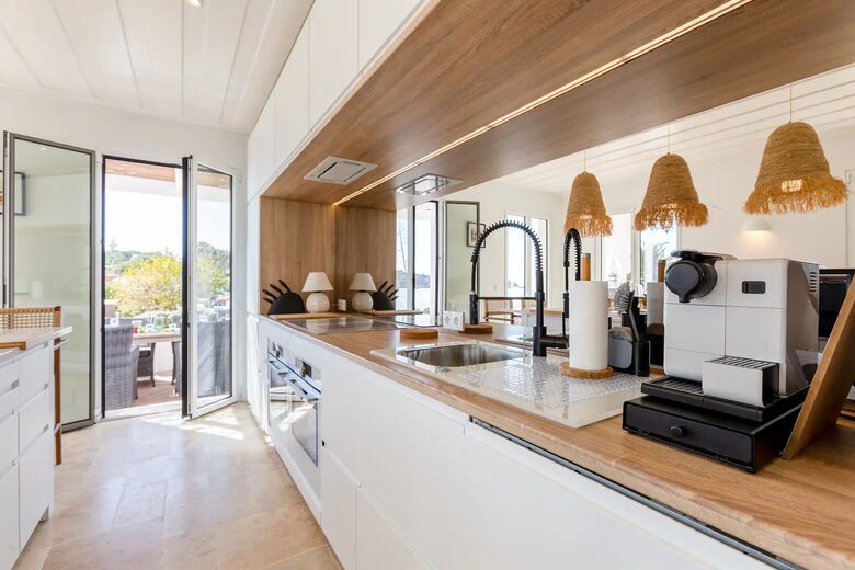 Amorzinho Do Vau | Historic Villa With Direct Beach Access - Portimao, Portugal