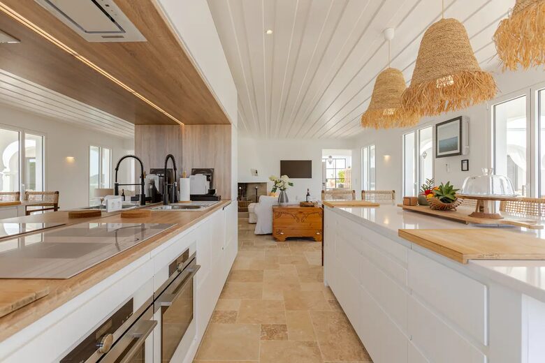 Amorzinho Do Vau | Historic Villa With Direct Beach Access - Portimao, Portugal