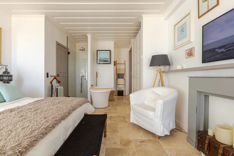 Amorzinho Do Vau | Historic Villa With Direct Beach Access - Portimao, Portugal
