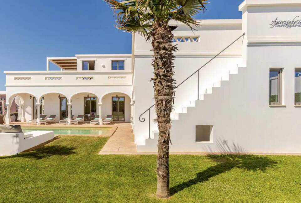 Amorzinho Do Vau | Historic Villa With Direct Beach Access - Portimao, Portugal
