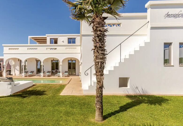 Amorzinho Do Vau | Historic Villa With Direct Beach Access - Portimao, Portugal
