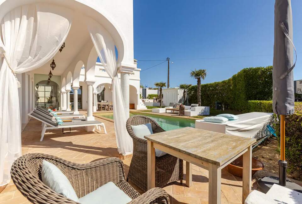 Amorzinho Do Vau | Historic Villa With Direct Beach Access - Portimao, Portugal