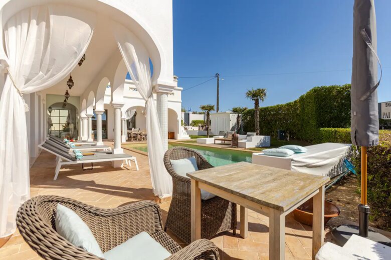 Amorzinho Do Vau | Historic Villa With Direct Beach Access - Portimao, Portugal