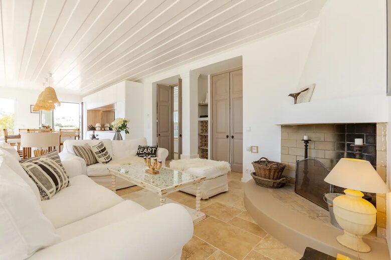 Amorzinho Do Vau | Historic Villa With Direct Beach Access - Portimao, Portugal