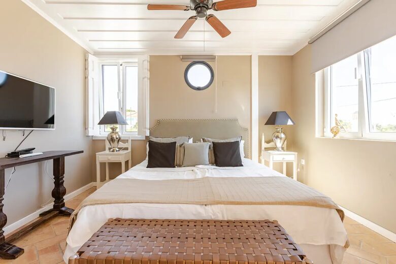 Amorzinho Do Vau | Historic Villa With Direct Beach Access - Portimao, Portugal