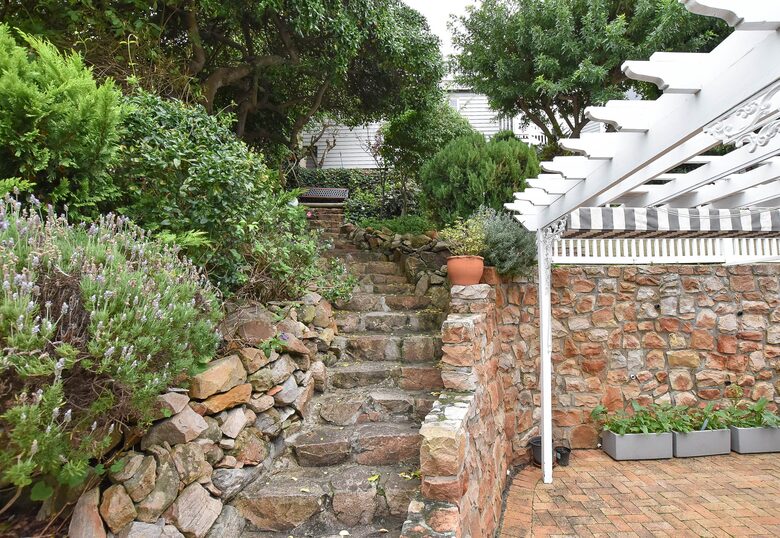 Cape Town Family Hideaway - Clovelly, Cape Town, South Africa