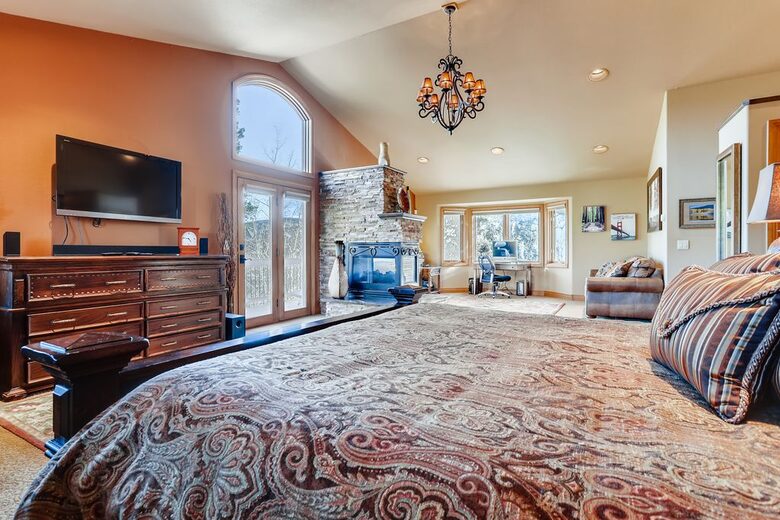 Frisco Mountain View Retreat | Close to 5 Ski Resorts - Frisco, Colorado