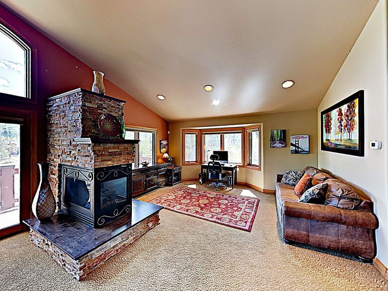Frisco Mountain View Retreat | Close to 5 Ski Resorts - Frisco, Colorado