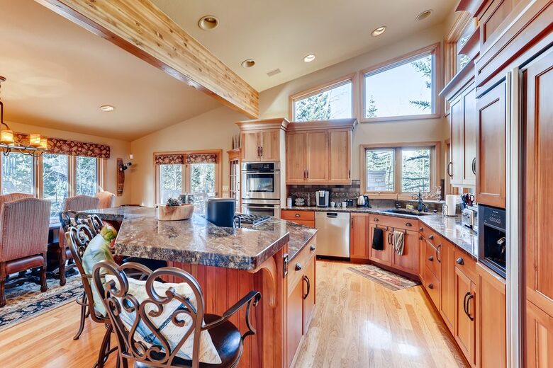 Frisco Mountain View Retreat | Close to 5 Ski Resorts - Frisco, Colorado