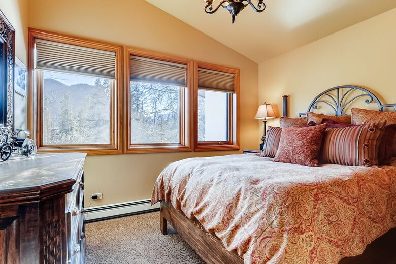 Frisco Mountain View Retreat | Close to 5 Ski Resorts - Frisco, Colorado
