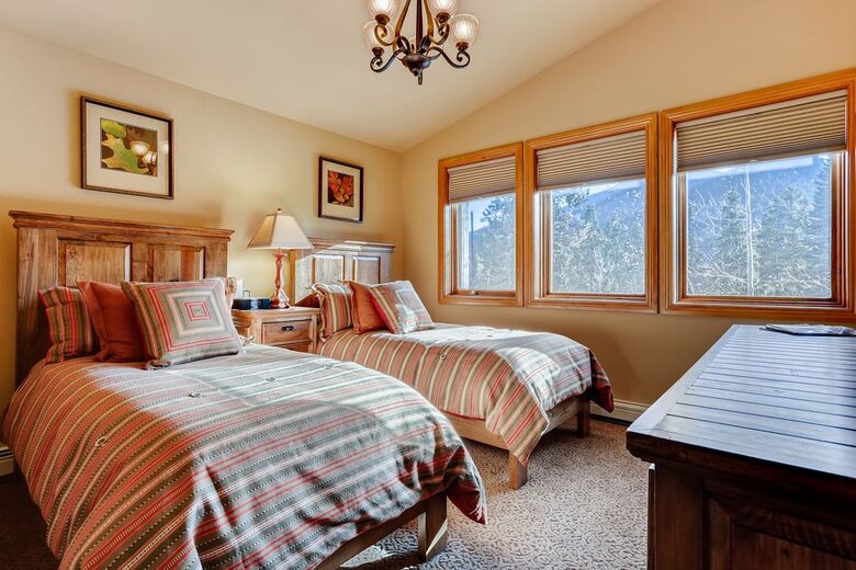 Frisco Mountain View Retreat | Close to 5 Ski Resorts - Frisco, Colorado