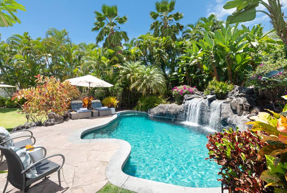 Hawaiian paradise with solar-heated pool