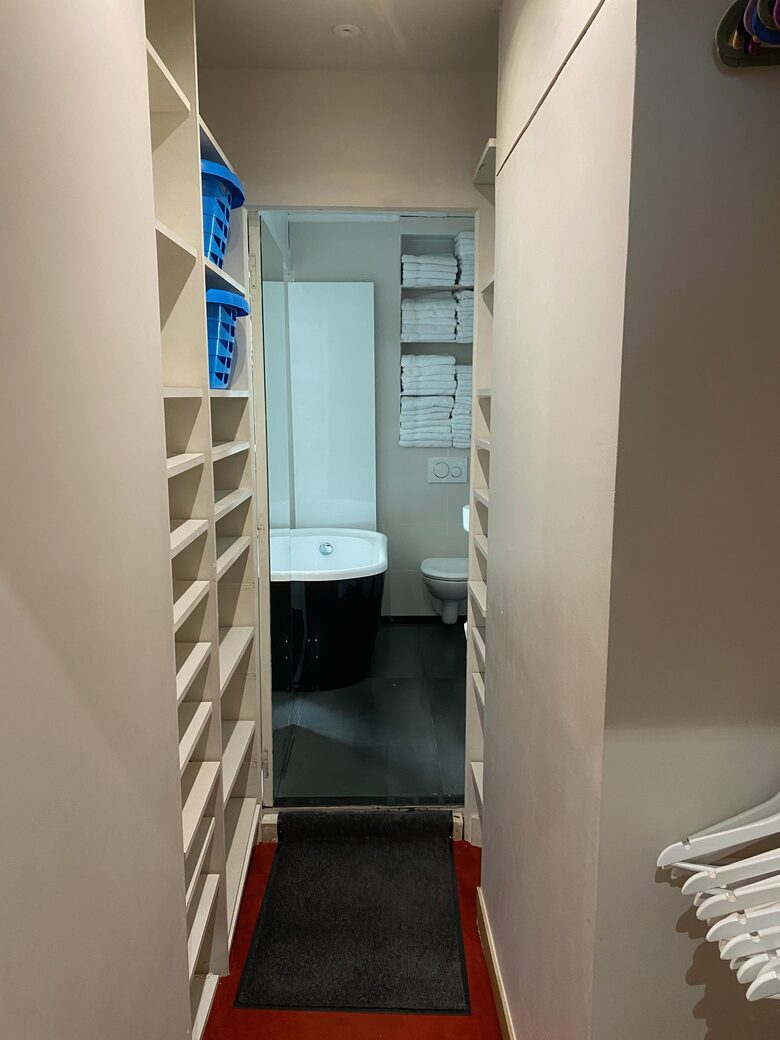 Elegant Matignon Flat - Paris, France