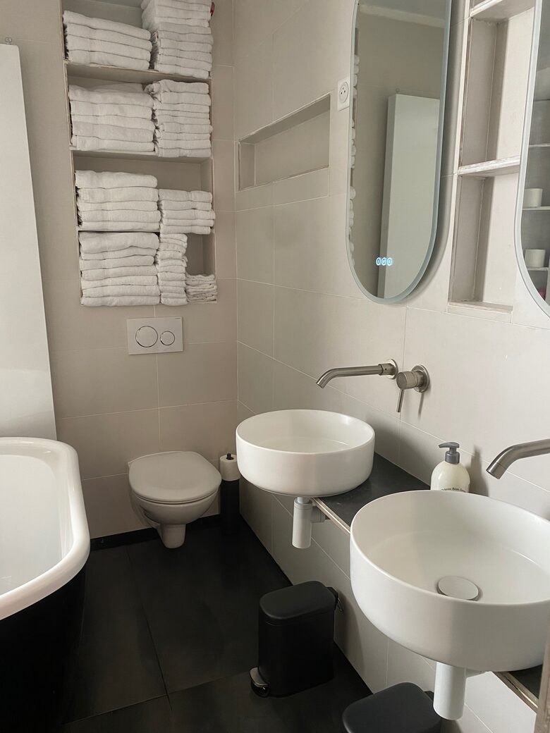 Elegant Matignon Flat - Paris, France