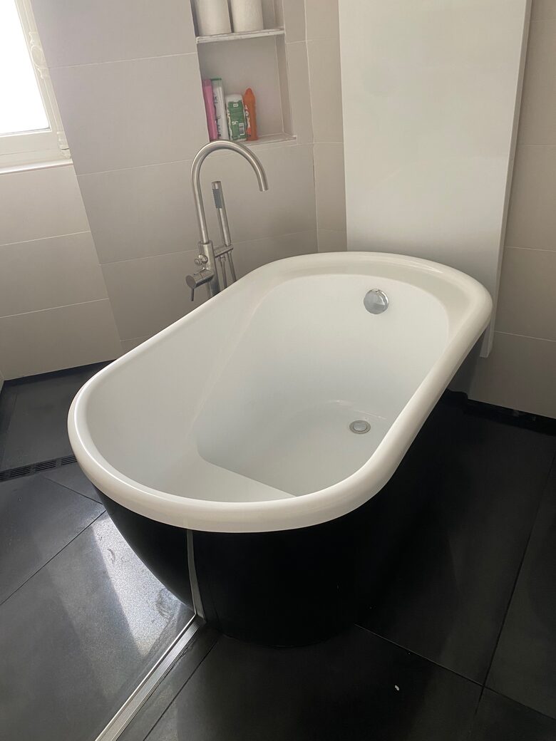 Elegant Matignon Flat - Paris, France