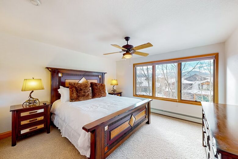 Main floor master with incredible views - en suite