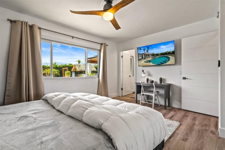 Entertainment Paradise with Putting Green & Tiki Bar - Palm Springs, California