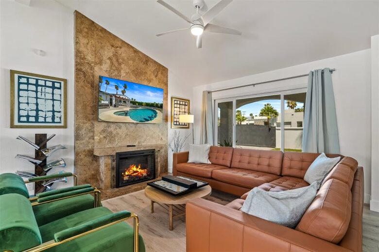 Entertainment Paradise with Putting Green & Tiki Bar - Palm Springs, California