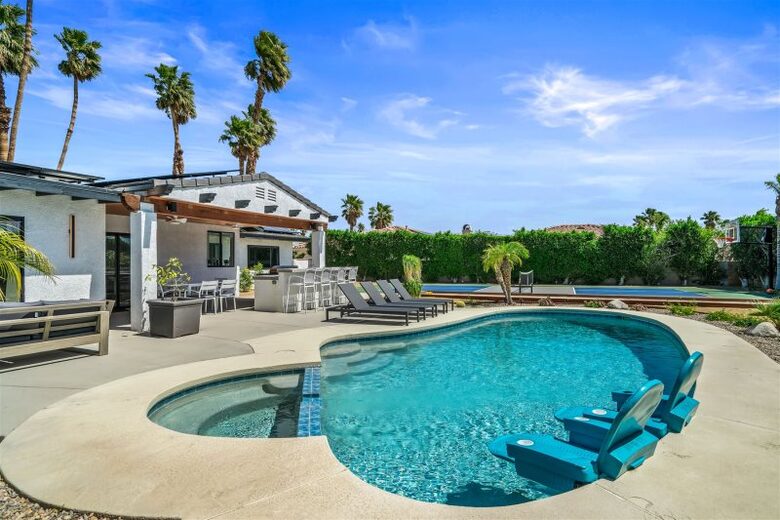 Entertainment Paradise with Putting Green & Tiki Bar - Palm Springs, California