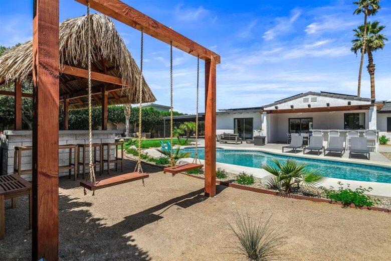 Entertainment Paradise with Putting Green & Tiki Bar - Palm Springs, California