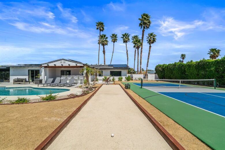 Entertainment Paradise with Putting Green & Tiki Bar - Palm Springs, California