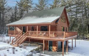 Log Cabin in the Heart of the White Mountains - Carroll, New Hampshire