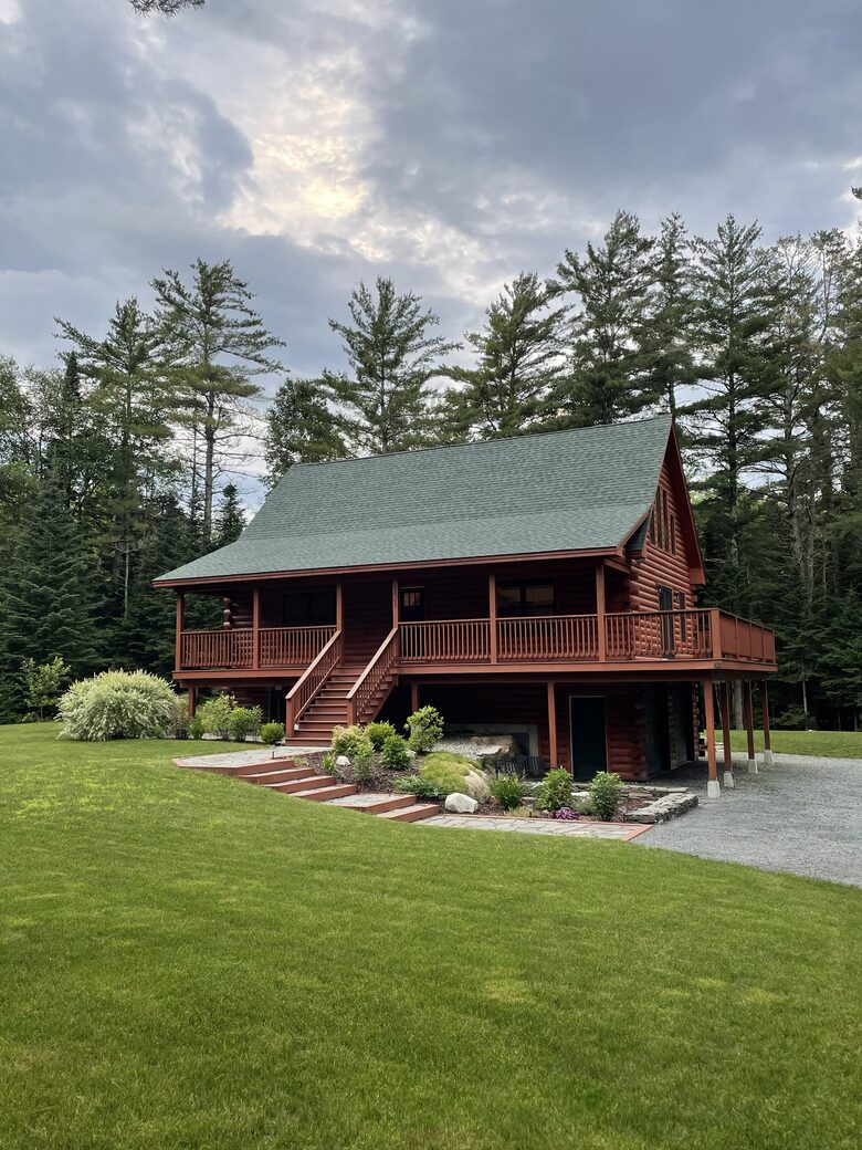 Log Cabin in the Heart of the White Mountains - Carroll, New Hampshire
