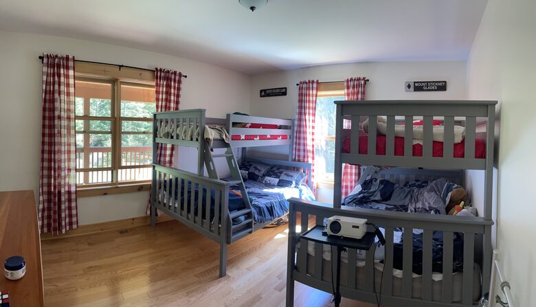 Bunk room (twin over full)