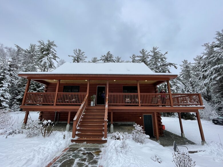 Log Cabin in the Heart of the White Mountains - Carroll, New Hampshire