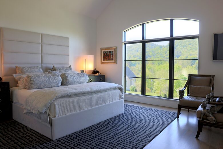 Master King with views and TV