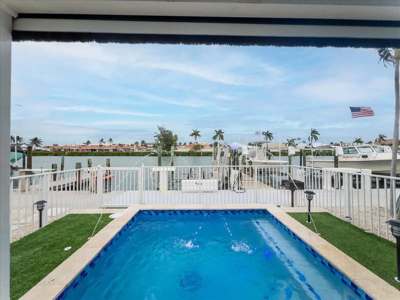 Dream Vacation Key Colony Beach with Private Pool - Marathon, Florida