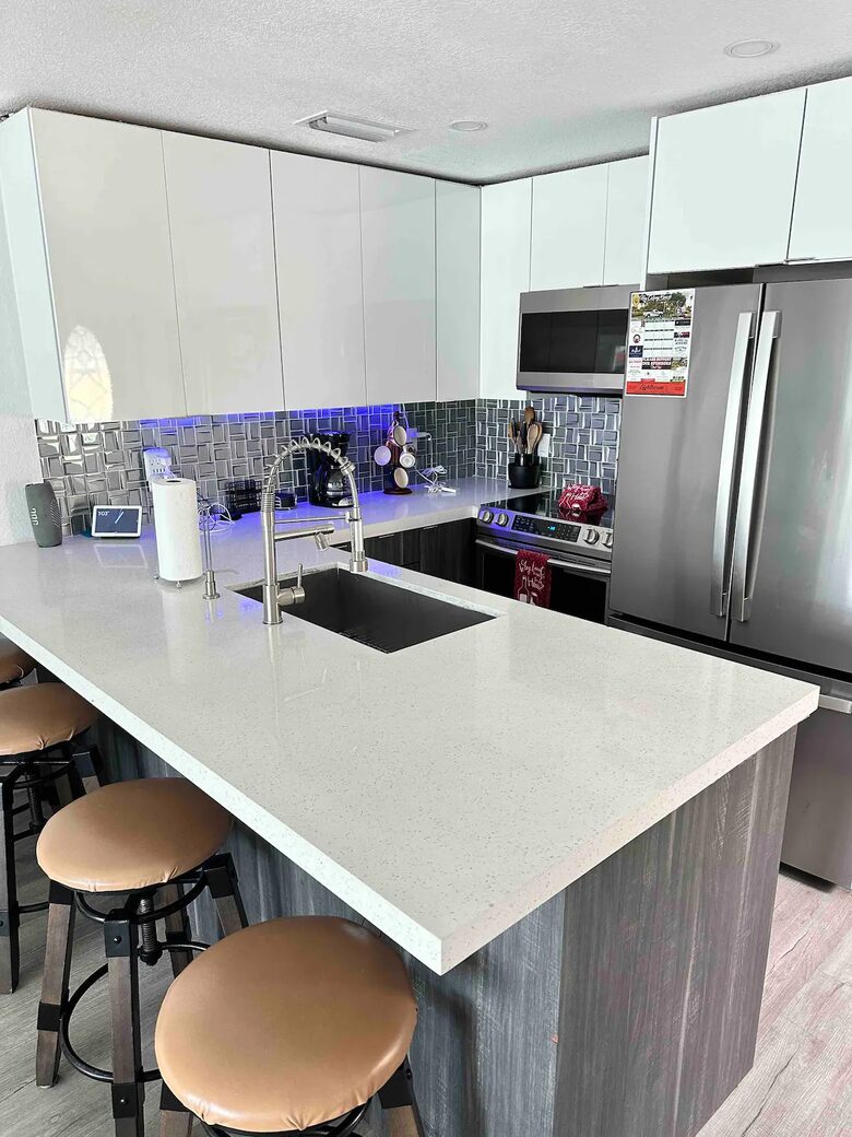 Dream Vacation Key Colony Beach with Private Pool - Marathon, Florida