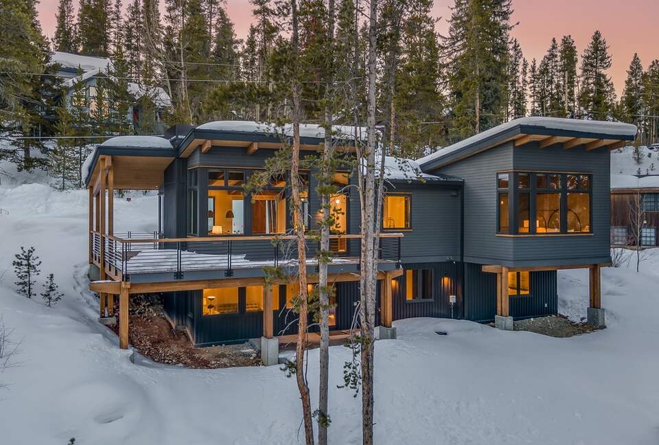 Blue Valley Chalet - Moving Mountains - Breckenridge, Colorado