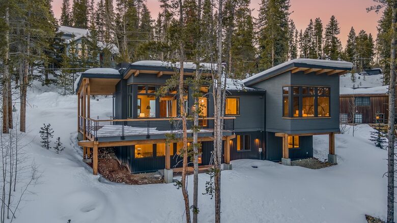 Blue Valley Chalet - Moving Mountains - Breckenridge, Colorado