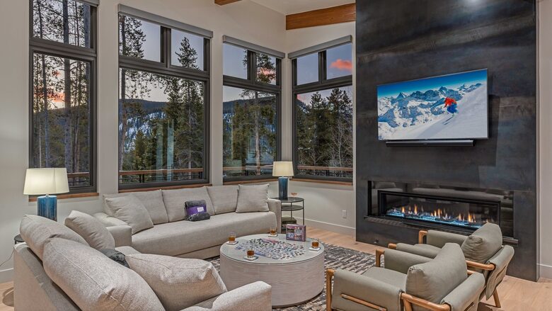 Blue Valley Chalet - Moving Mountains - Breckenridge, Colorado
