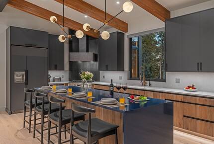 Blue Valley Chalet - Moving Mountains - Breckenridge, Colorado