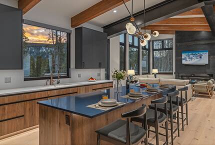 Blue Valley Chalet - Moving Mountains - Breckenridge, Colorado