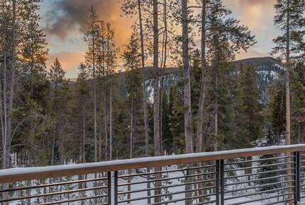 Blue Valley Chalet - Moving Mountains - Breckenridge, Colorado