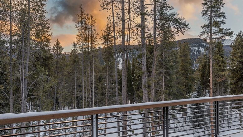 Blue Valley Chalet - Moving Mountains - Breckenridge, Colorado