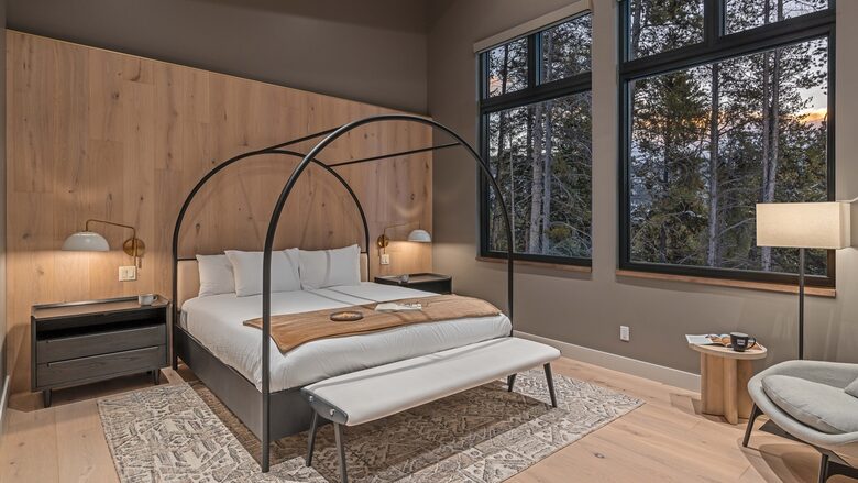 Blue Valley Chalet - Moving Mountains - Breckenridge, Colorado