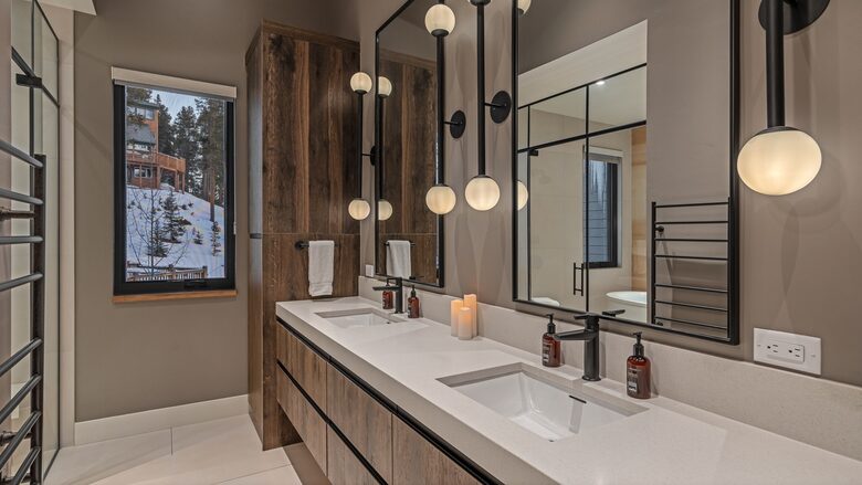 Blue Valley Chalet - Moving Mountains - Breckenridge, Colorado