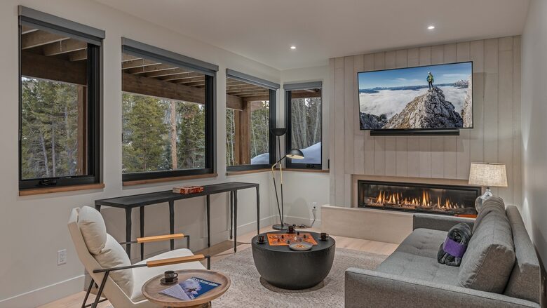 Blue Valley Chalet - Moving Mountains - Breckenridge, Colorado