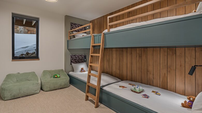 Blue Valley Chalet - Moving Mountains - Breckenridge, Colorado