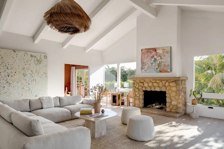 Four Feathers Farmhouse Villa - Montecito, California