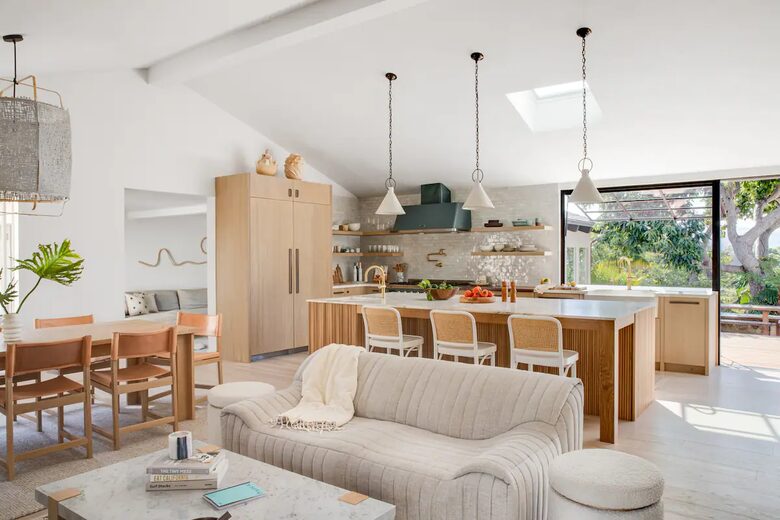 Four Feathers Farmhouse Villa - Montecito, California