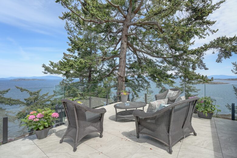 Otter Point - 250 Ft of Secluded West Coast Oceanfront - Nanoose Bay, BC, Canada