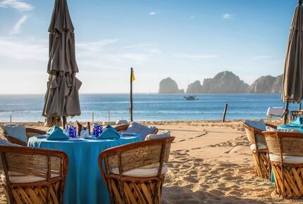 Lovely Cascadas Grill Restaurant with view of Cabo rocks