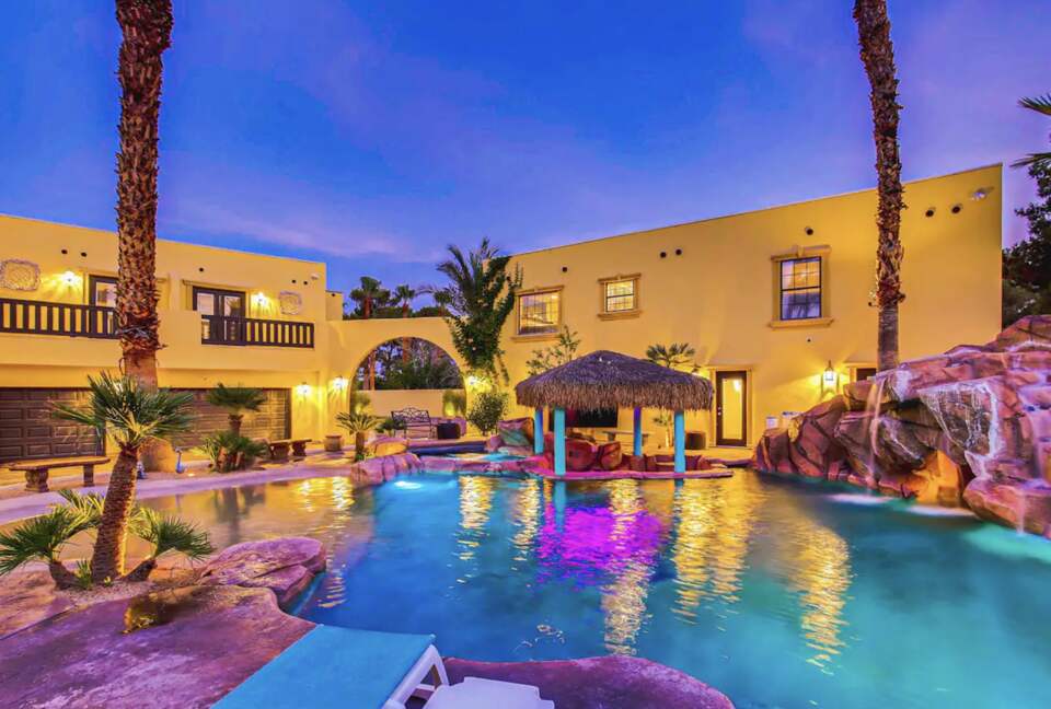 Spectacular 12-Bedroom Vegas Mansion - Las Vegas, Nevada